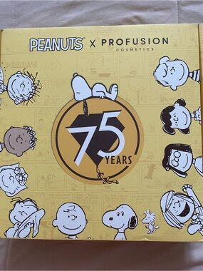 β¨ Peanuts & Profusion 75th Anniversary Gift Set NWT